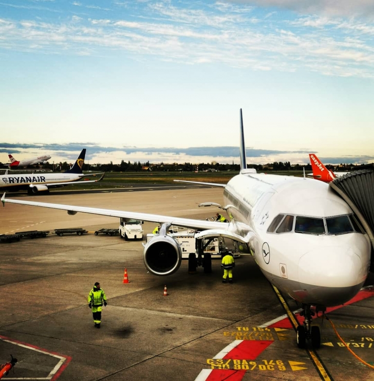 [An/auf/in der Luft]: Flughafen Berlin-Tegel „Otto Lilienthal“