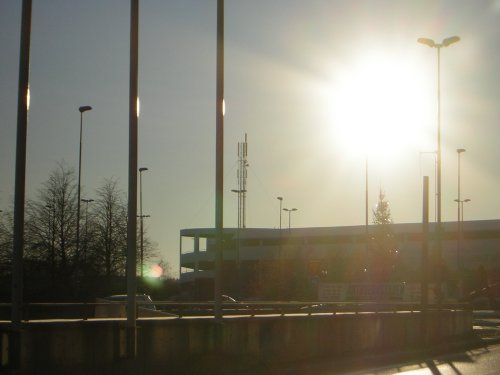 21/12/2007 auf Arlanda flygplats/Stockholm, die Sonne kämpft sich an den Himmel - 12.30 Uhr.
